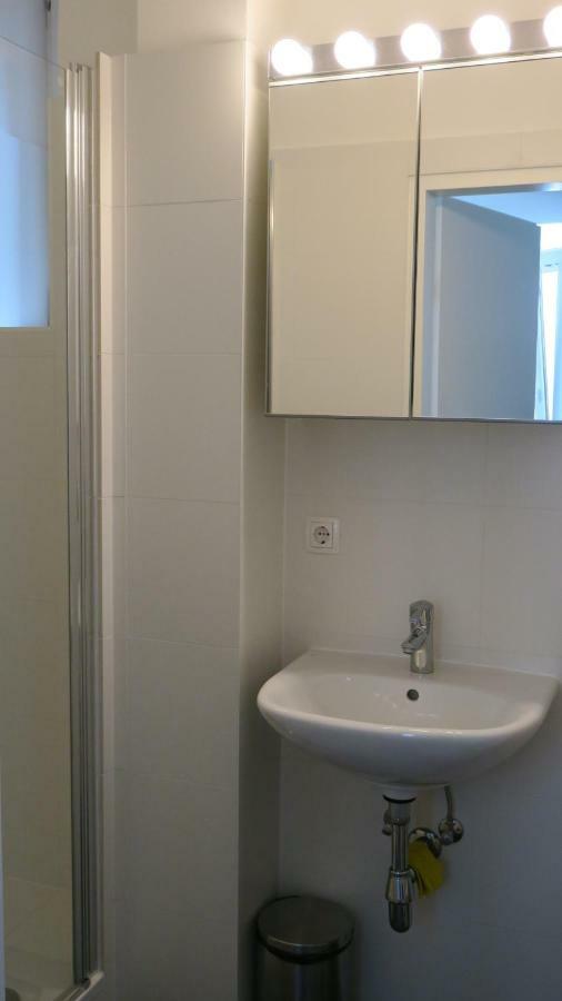 2 Zimmer Wohnung Вена Экстерьер фото